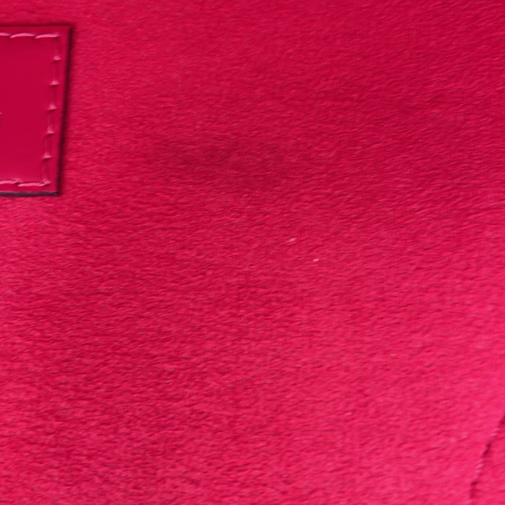 Authentic Louis Vuitton Neverfull Tote in Epi Leather - Picture 12 of 17